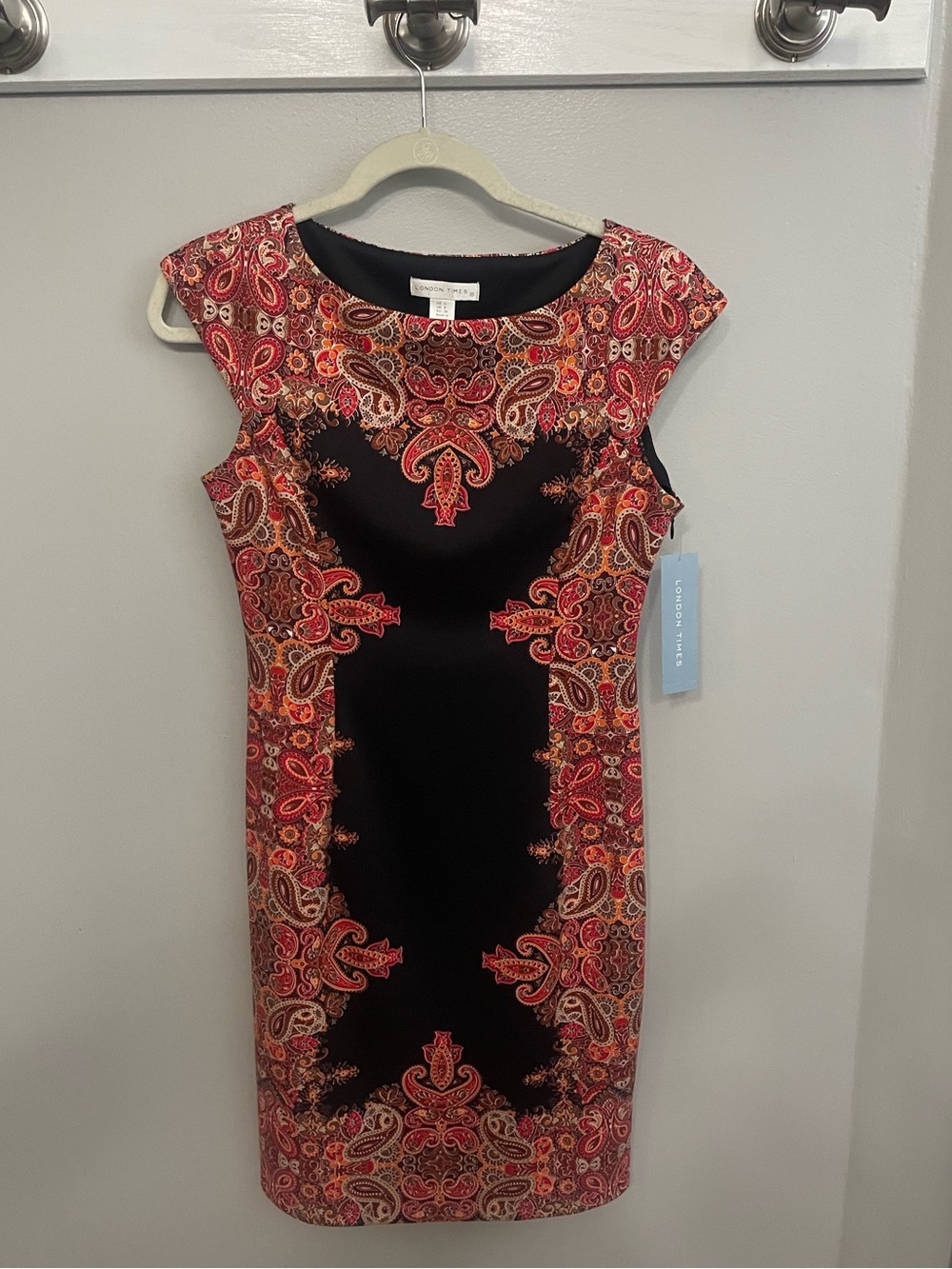 London Times Classic Straight Dress. Size 4